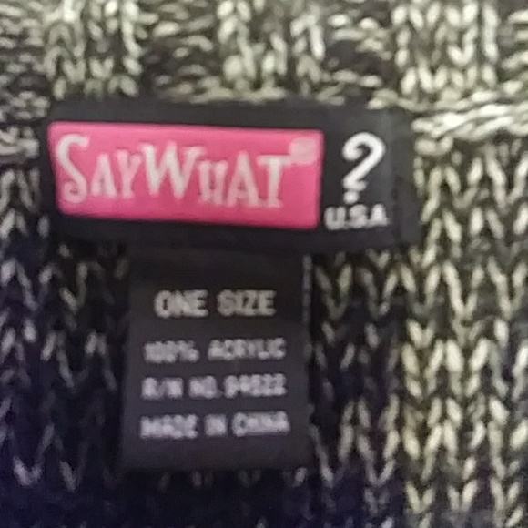 Off-Shoulder Sweater Poncho - Picture 3 of 4